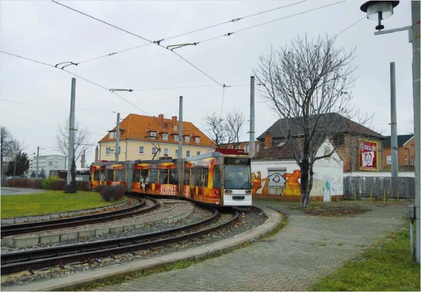 Straßenbahnbeklebung im Auftrag vom Theater Erfurt